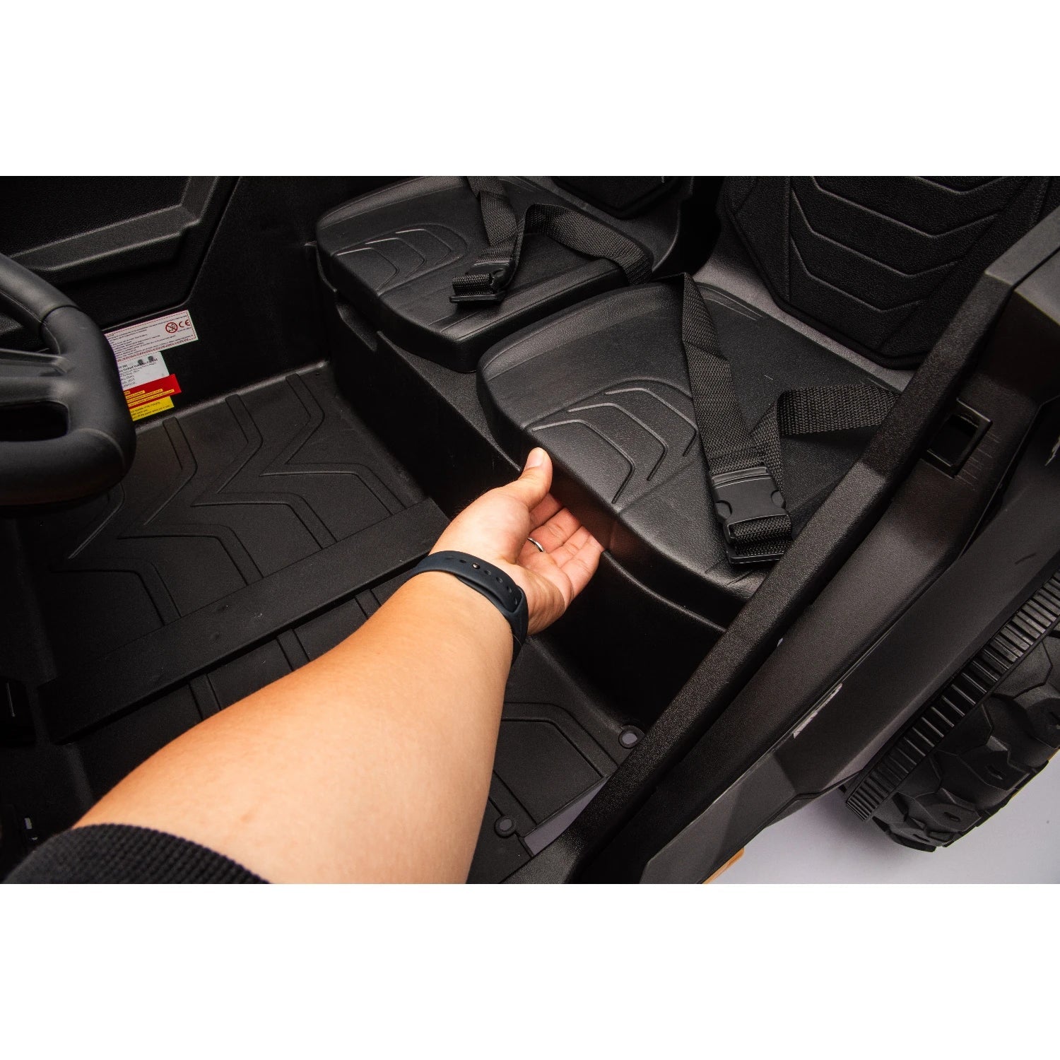 24V Wildcat XL Arctic Cat Kids 4WD Ride-On Buggy – Gold Two-Seater